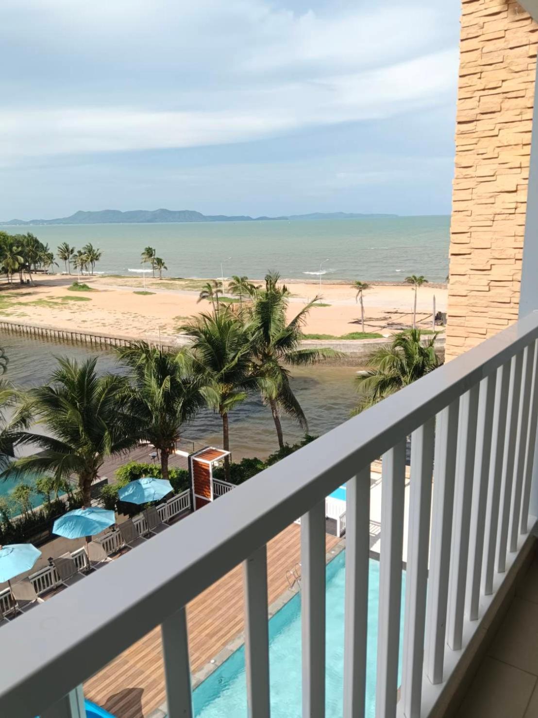 Saisawan Beach Luxury Hotel Na Chom Thian Exterior foto